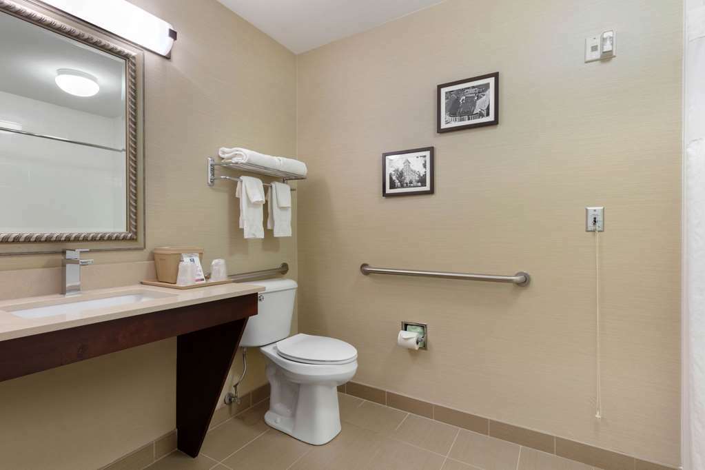 Comfort Inn & Suites Fayetteville-University Area Room photo